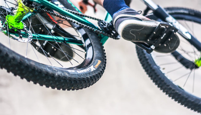 colored bike pedals